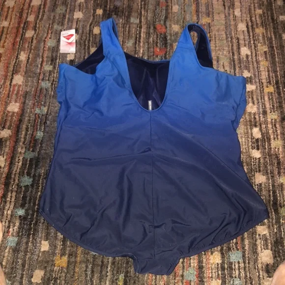 NWT Lands' End Blue Ombré One Piece Swimsuit Scoop Neck - Picture 4 of 6